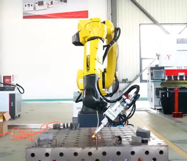 Robot Laser Welding Machine.png