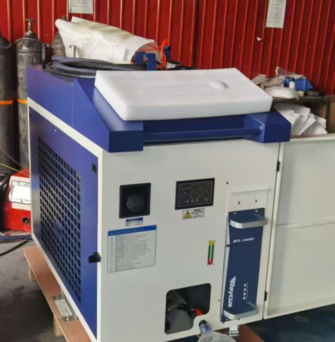 1779934942708592.jpg 6000W 4 in 1 Fiber Continuous Laser Welding Machine manufacturer.jpg